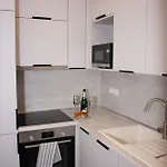 Apartmán Luxury Cozy 2 Bdr Downtown Apt.2 *