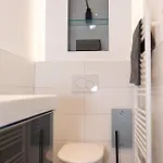 Luxury Cozy 2 Bdr Downtown Apt.2 Apartmán *