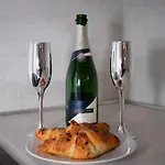 Apartmán Luxury Cozy 2 Bdr Downtown Apt.2