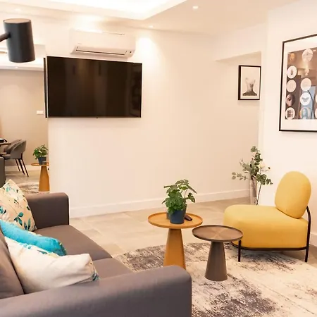 Luxury Cozy 2 Bdr Downtown Apt.2