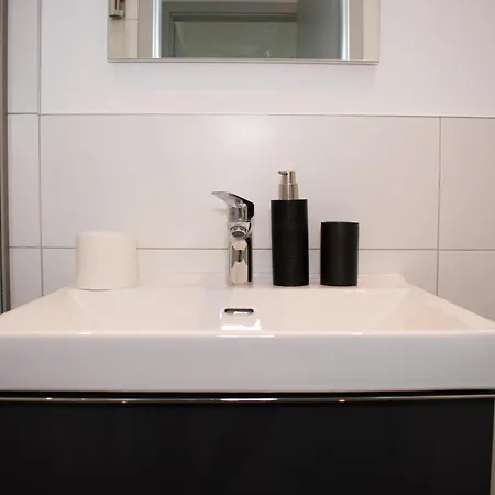 Luxury Cozy 2 Bdr Downtown Apt.2