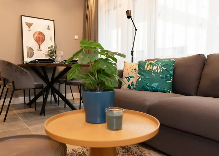 Luxury Cozy 2 Bdr Downtown Apt.2