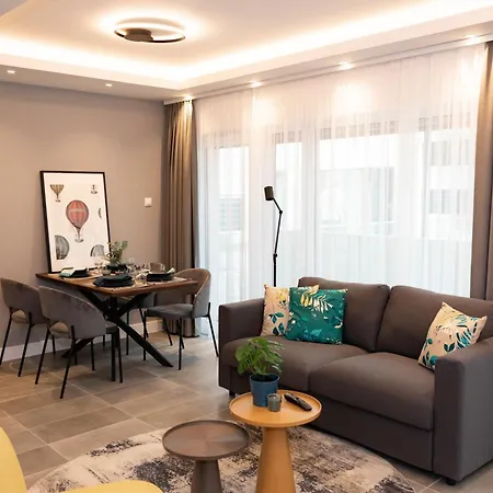 Apartmán Luxury Cozy 2 Bdr Downtown Apt.2 *