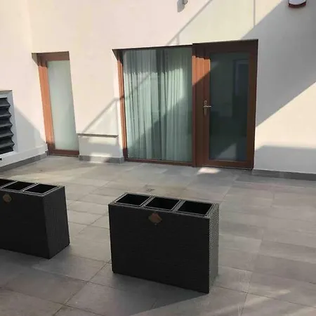 Luxury Cozy 2 Bdr Downtown Apt.2