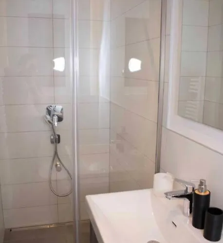 Luxury Cozy 2 Bdr Downtown Apt.2 *